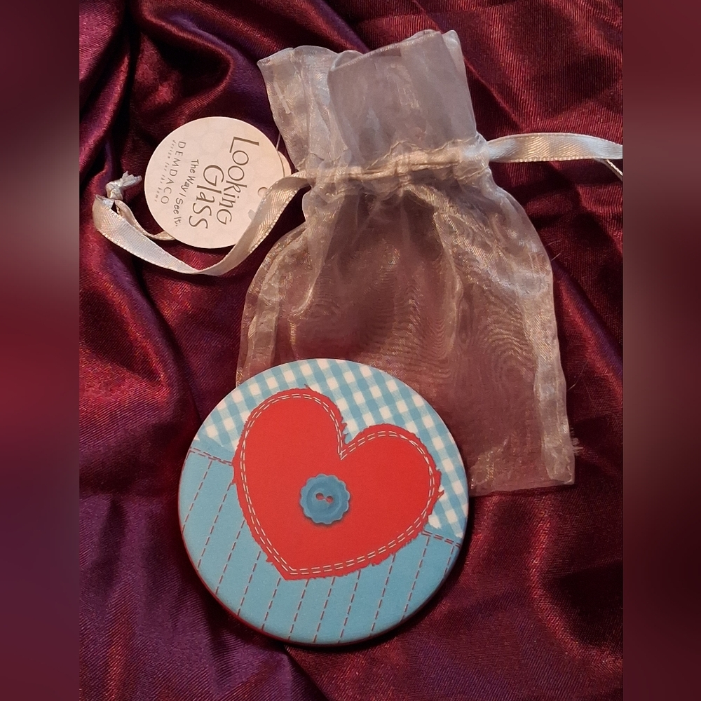 Vintage cute as a button heart theme Demdaco "Looking Glass" make-up Mirror